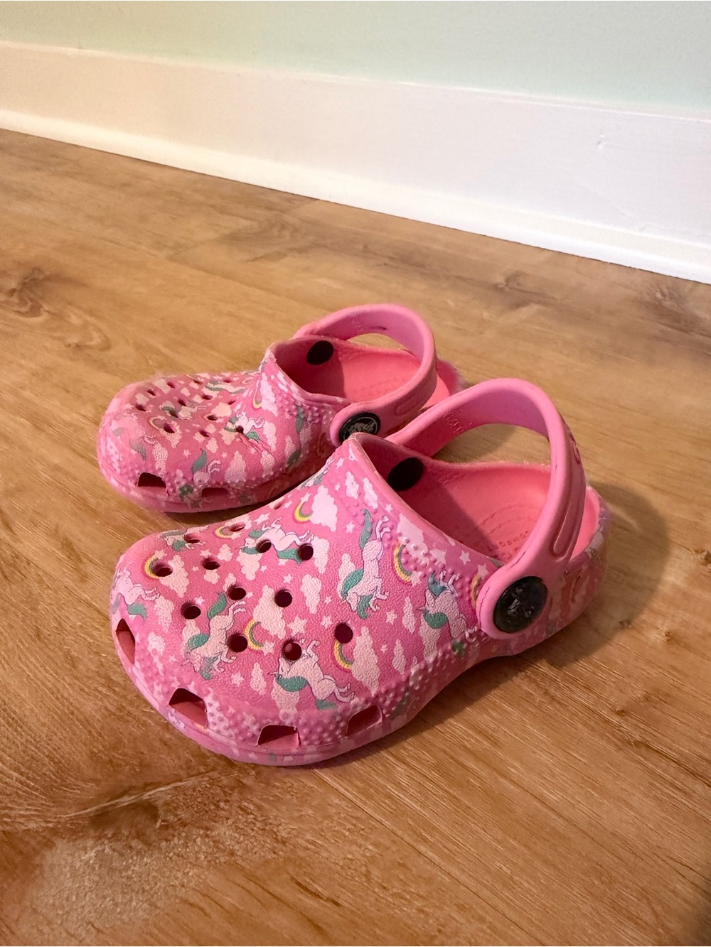 CROCS Girls' Pink Unicorn-Print Clog Sandals with Heel Strap